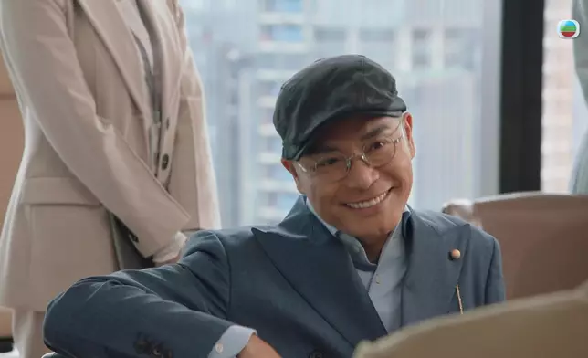 安仔呢兩格挑機樣，堪稱無敵，絕對係惡意滿滿、笑裏藏刀教科書級別示範。