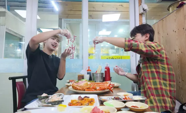 抵達仁川即品嚐海鮮餐。