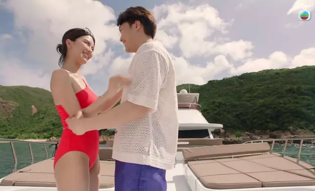 陳星妤同陳浚霆嘅超級親熱戲、尋晚終於播咗喇。