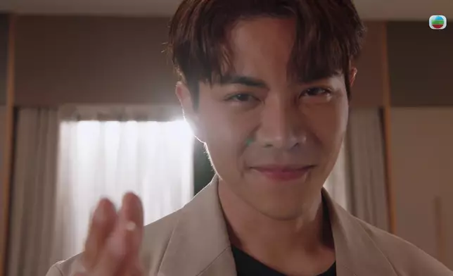 羅天宇呢個表情都唔錯。