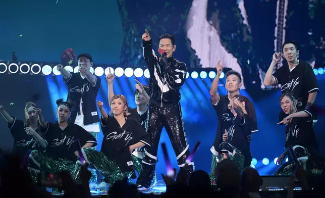 台下繼續眾星雲集。