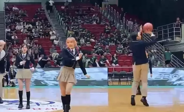 ATOZ何柏臻Xac投籃動作，一投即中！