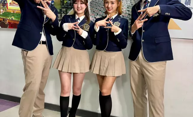 ATOZ (左起)男團隊長黃建國Kin、女團副隊長曾嘉晴Angel、女團隊長何佩樺Starla、男團成員何柏臻Xac