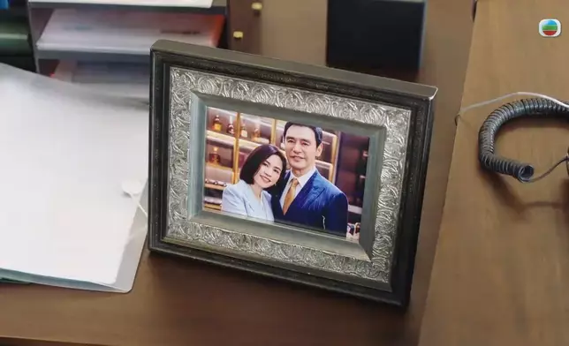 見到宣萱同B哥合照，即刻變嬲亦都得。