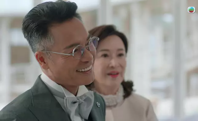 徐榮連安仔結婚咁大日子、都要玩踩場。