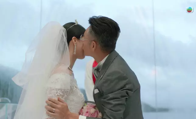 呢幕配埋隻歌、真係又溫馨又悅目。