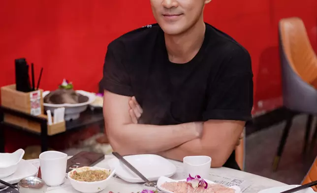 林峯籲歌迷勿買太多蛋糕 。