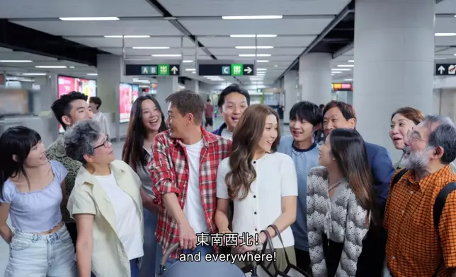 港鐵一手撮合林峯同鍾嘉欣以經典CP組合同場出現。