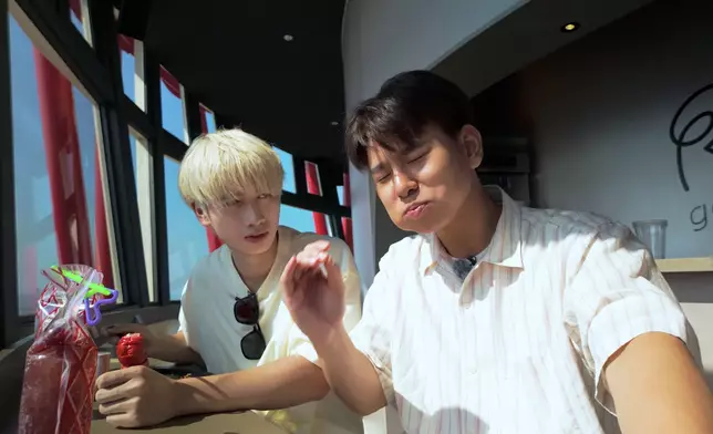 一到埗三人便急不及待登上神戶港塔。