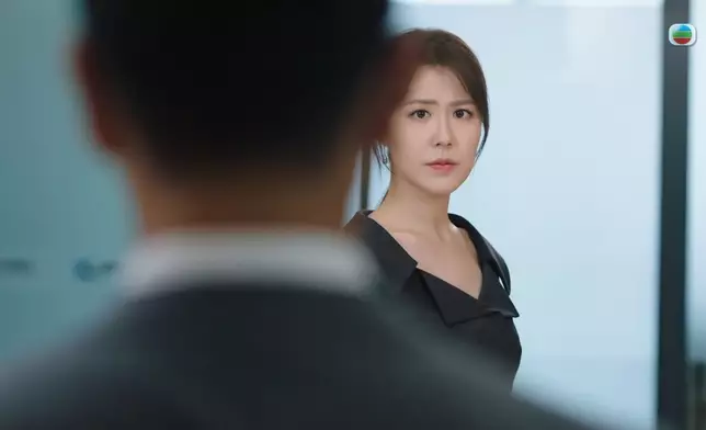 阿Moon發現原來佢一直都喺香港，於是直踩陳展鵬Office對質。