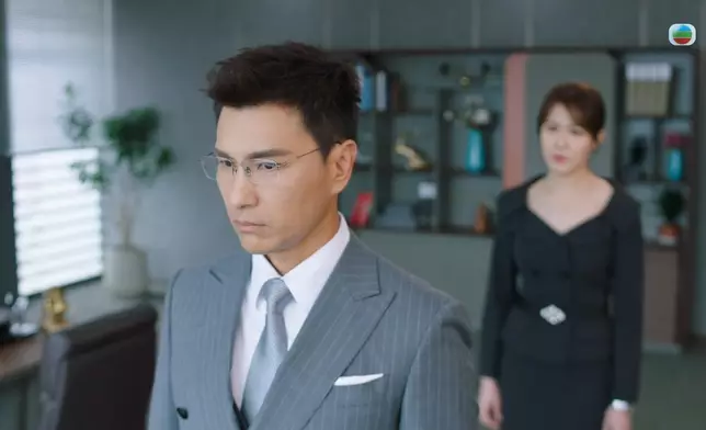 阿Moon先是冷靜地踢爆陳展鵬有心搞冧明塱醫院。