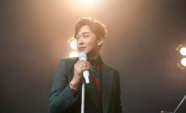 《中年好聲音3》王鄭浚仁以新人身份推出首支單曲《我就是舞台》。