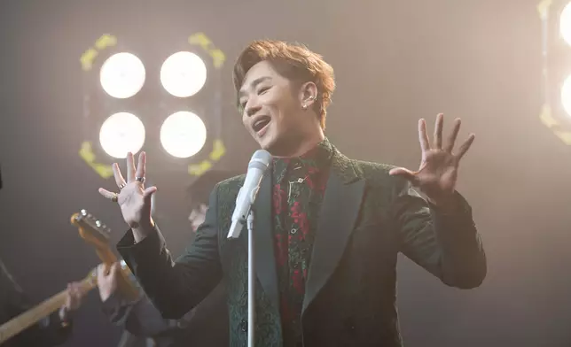 首次現場演繹新歌！