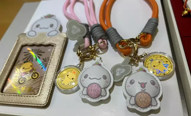 獎牌元素延伸至約30款IP產品。巴士的報記者攝