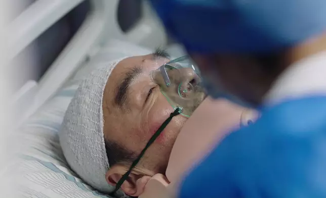 聽到宣萱愛的呼喚，B哥即上演眼神戲。