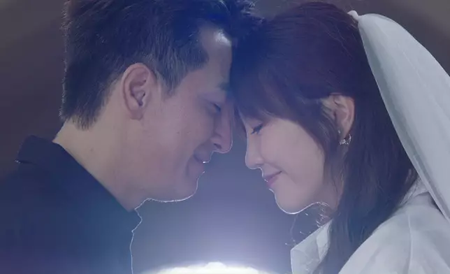 麗雪憶起和啟智的甜蜜過往。