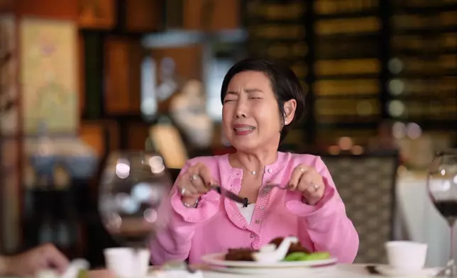 其中，日本十頭溏心網鮑，識食之人黎芷珊大讚：呢個溏心更勁！好軟糯。」