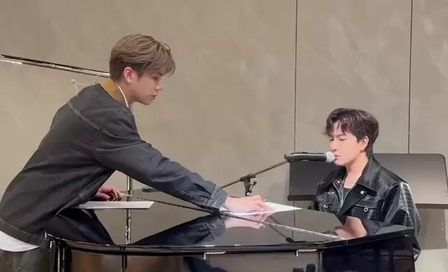 排練期間，更獲原唱張敬軒親自現身指導Matt發聲，專業助攻，誠意十足。