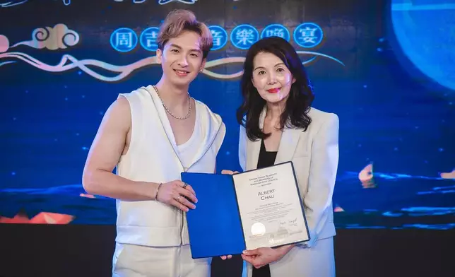 吉吉更獲多倫多政府頒發感謝狀。