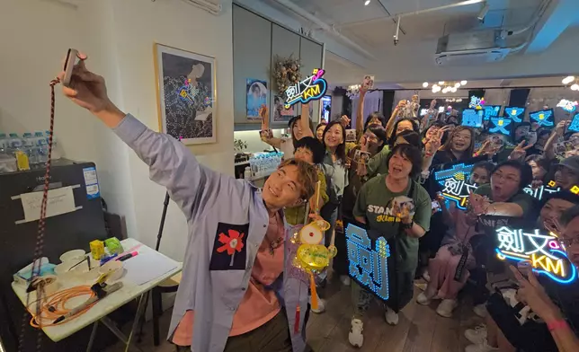 黃劍文與Kimchi Family擁有深厚的羈絆。