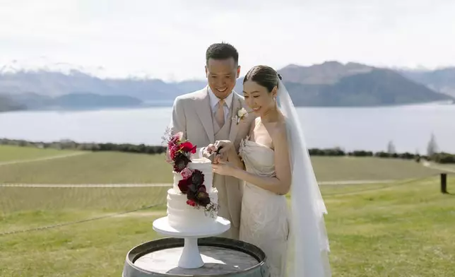 胡定欣無預兆宣布與男友的婚訊。