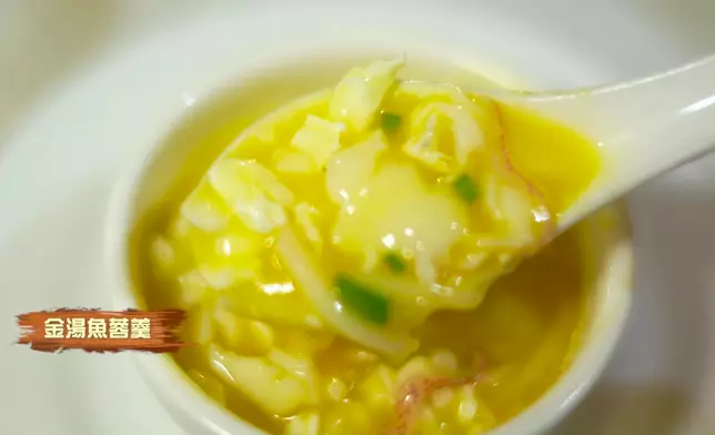 一同品嚐多樣海鮮菜式。