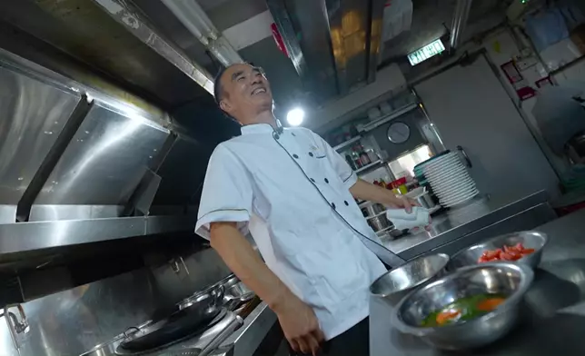 阿叔師傅謙稱：我唔識講嘢，我好少答呢啲。