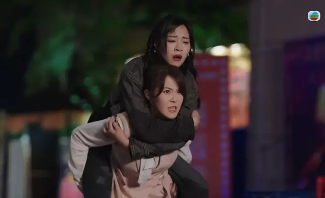 阿Moon第一時間即刻關心阿囡，十分愛錫阿囡。