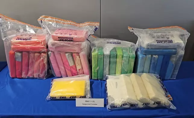 警方在屯門龍鼓灘一帶展開另一反毒品行動，在車輛內發現約38公斤可卡因。