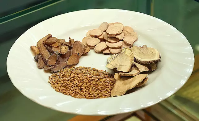 DEP-2306的主要成分包括鬱金、白芍、浮小麥和刺五加。