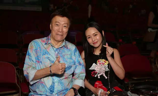 陳欣健及馬來西亞歌手龔柯允