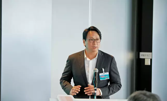 鄧家彪。治港新政FB