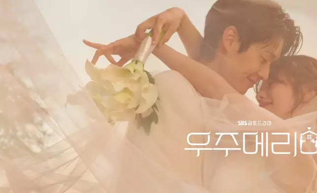 二人在劇中展開「假結婚」生活。 SBS FB圖片