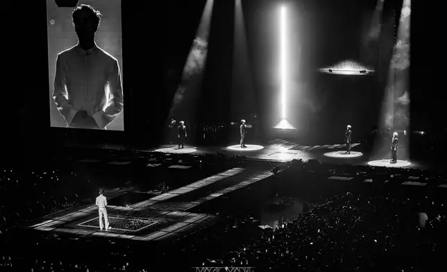 《MAGICMAN 2》世界巡迴演唱會