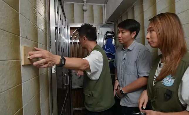 拯救隊幫鄧生聯絡鄰居齊心解決天台致漏水問題。