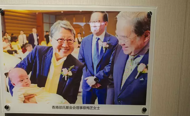 香港邵氏基金會理事蔡梅芝訪問德雅醫院時攝。巴士的報記者翻攝