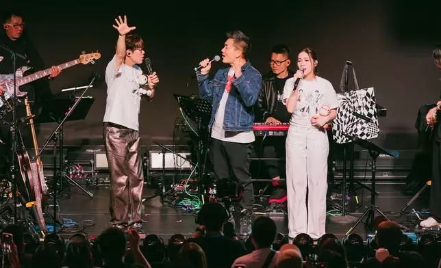 大師兄任賢齊驚喜現身。