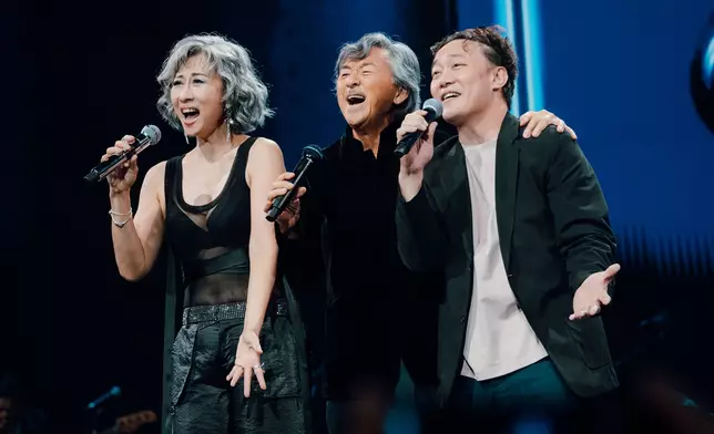 一齊合唱《數字人生》。