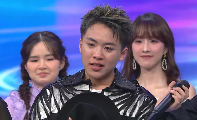 Haru則在台上流下男兒淚。