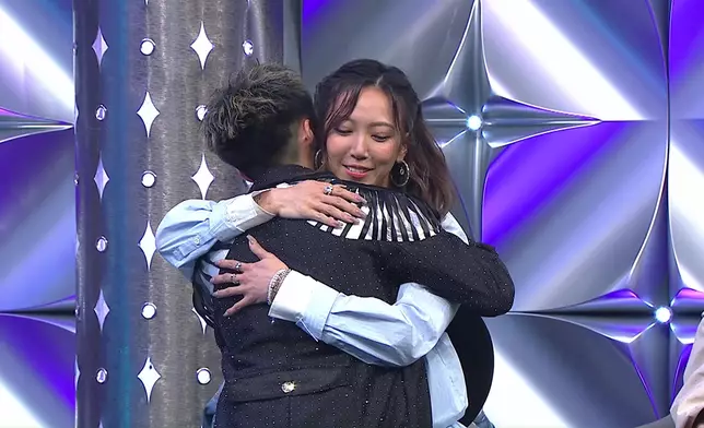 導師鍾舒漫真誠鼓勵。