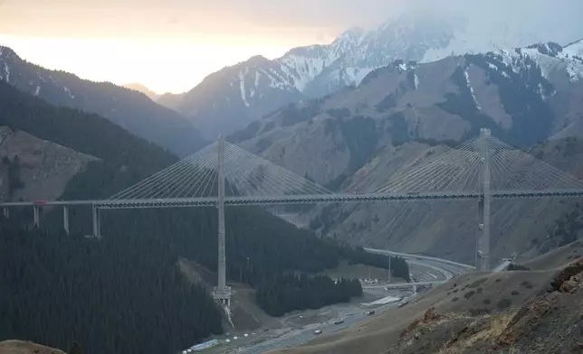 果子溝大橋。巴士的報記者攝