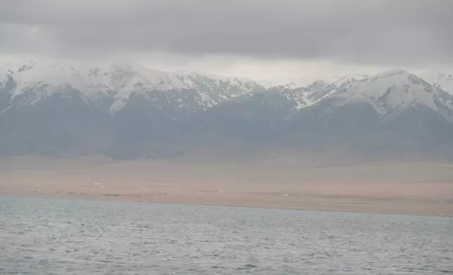 賽里木湖。巴士的報記者攝