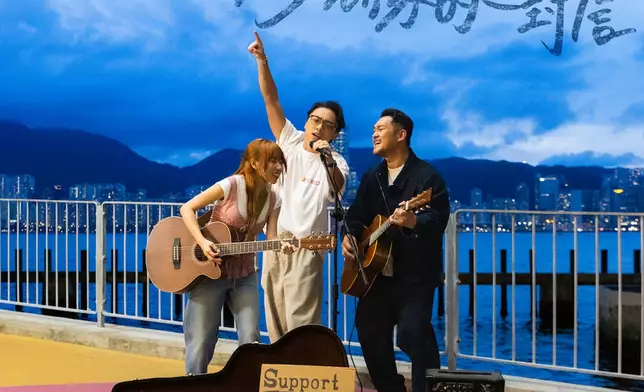 Nowhere Boys新歌《給夢想家的一封信》邀請到吳浩康和麗英拍攝MV。