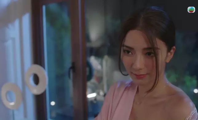 星妤呢場戲贏盡焦點。