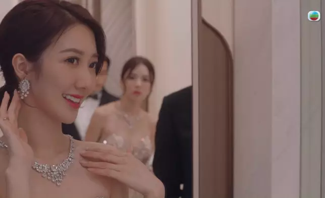 依婷同星妤呢幕惡鬥，被形容為「神仙吵架」。