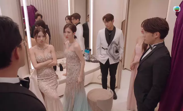 依婷同星妤呢幕惡鬥，被形容為「神仙吵架」。