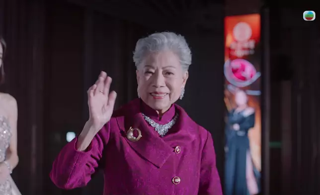 羅蘭姐行catwalk都好難得一見。