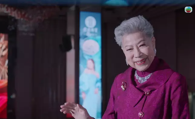 羅蘭姐行catwalk都好難得一見。