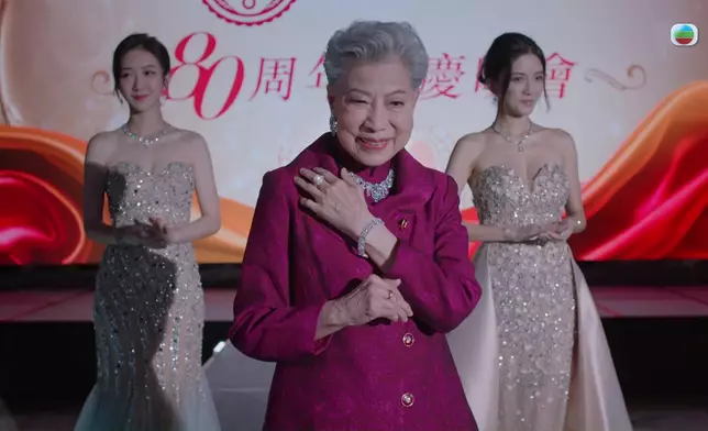 羅蘭姐行catwalk都好難得一見。