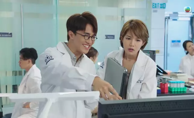 黃庭鋒在年初播放的劇集《富貴千團》中飾演大學生Henry。